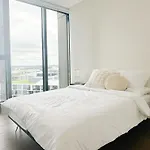 Sunset Serenity 2 Bedroom Apt In Olympic Park